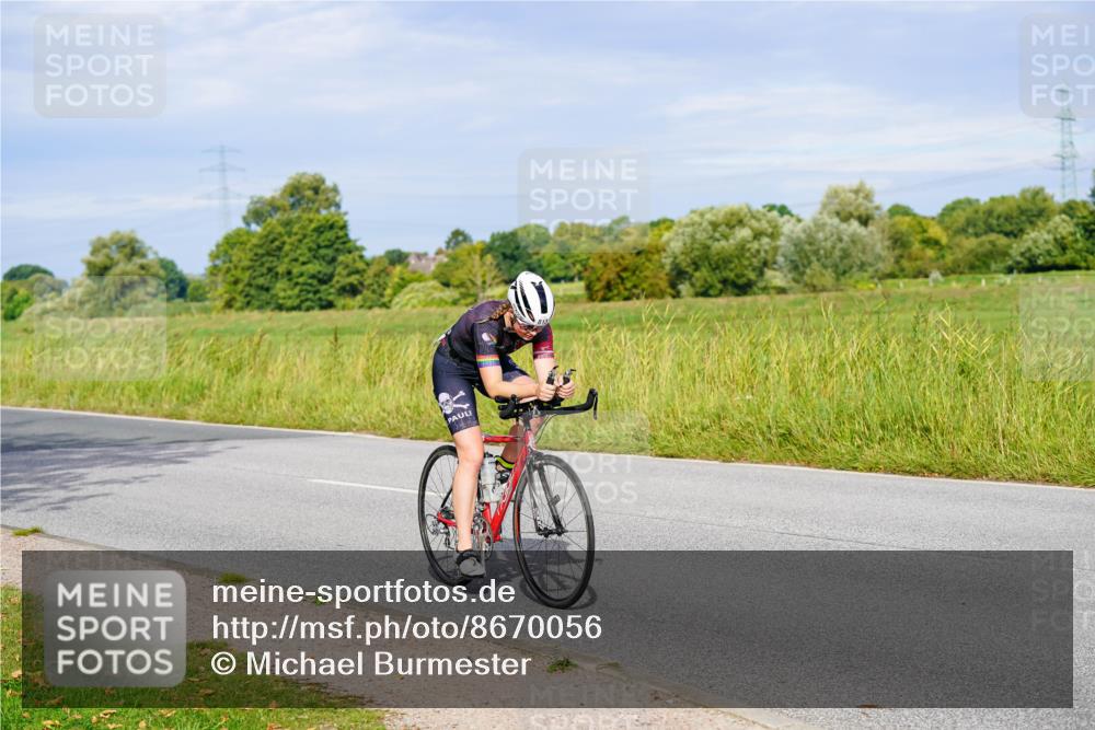 31.08.2025 - Elbe Triathlon Hamburg Michael Burmester http://msf.ph/oto/8670056 31.08.2025 09:57:30 Radfahren 722, 813 meine-sportfotos.de