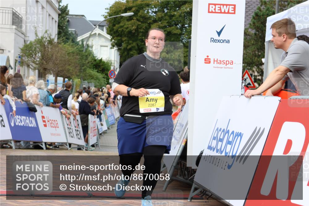 31.08.2025 - 21. Blankeneser Heldenlauf Strokosch-Dieckow http://msf.ph/oto/8670058 31.08.2025 10:54:34 Ziel 2287, 3332 meine-sportfotos.de