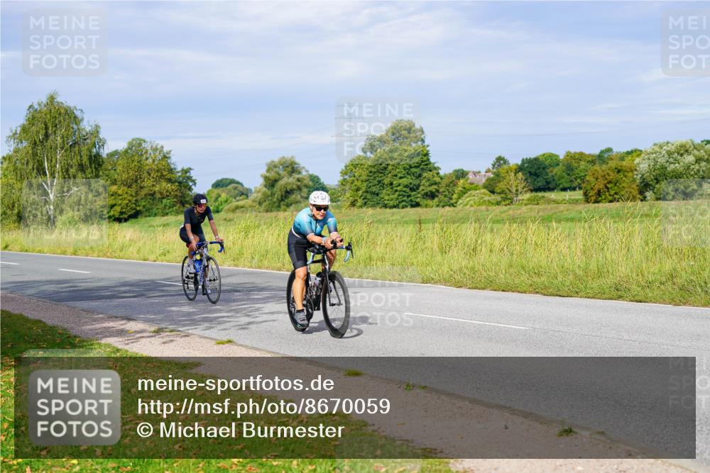 31.08.2025 - Elbe Triathlon Hamburg Michael Burmester http://msf.ph/oto/8670059 31.08.2025 09:57:45 Radfahren 302, 821 meine-sportfotos.de