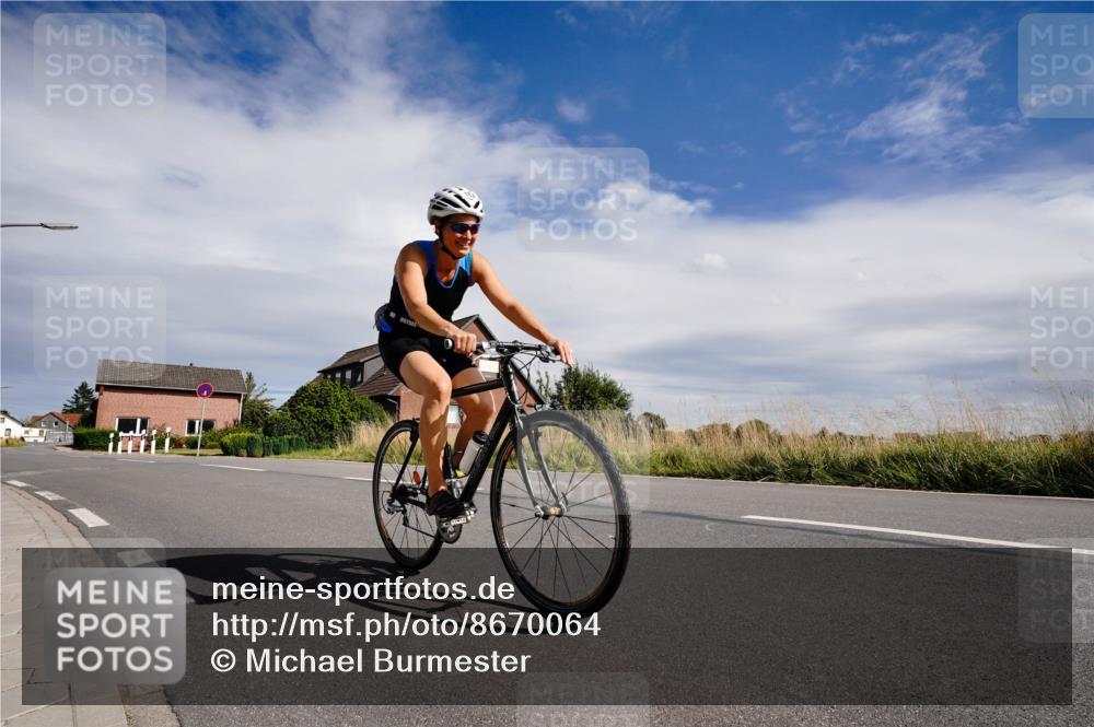 31.08.2025 - Elbe Triathlon Hamburg Michael Burmester http://msf.ph/oto/8670064 31.08.2025 15:01:00 Radfahren  meine-sportfotos.de