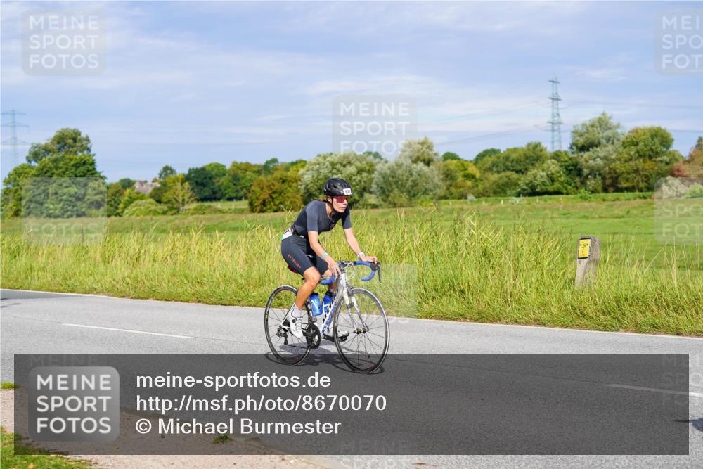31.08.2025 - Elbe Triathlon Hamburg Michael Burmester http://msf.ph/oto/8670070 31.08.2025 09:57:47 Radfahren 302, 679, 821 meine-sportfotos.de