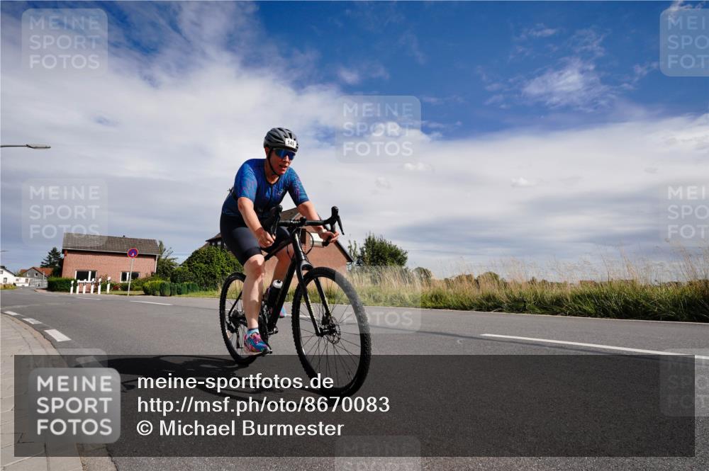 31.08.2025 - Elbe Triathlon Hamburg Michael Burmester http://msf.ph/oto/8670083 31.08.2025 15:02:06 Radfahren  meine-sportfotos.de