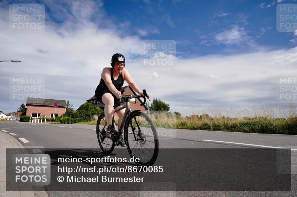 31.08.2025 - Elbe Triathlon Hamburg Michael Burmester http://msf.ph/oto/8670085 31.08.2025 15:02:32 Radfahren  meine-sportfotos.de