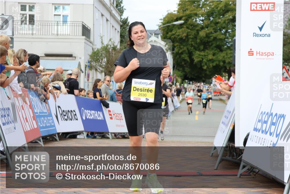 31.08.2025 - 21. Blankeneser Heldenlauf Strokosch-Dieckow http://msf.ph/oto/8670086 31.08.2025 10:33:48 Ziel 2635, 2634, 2530, 2534 meine-sportfotos.de