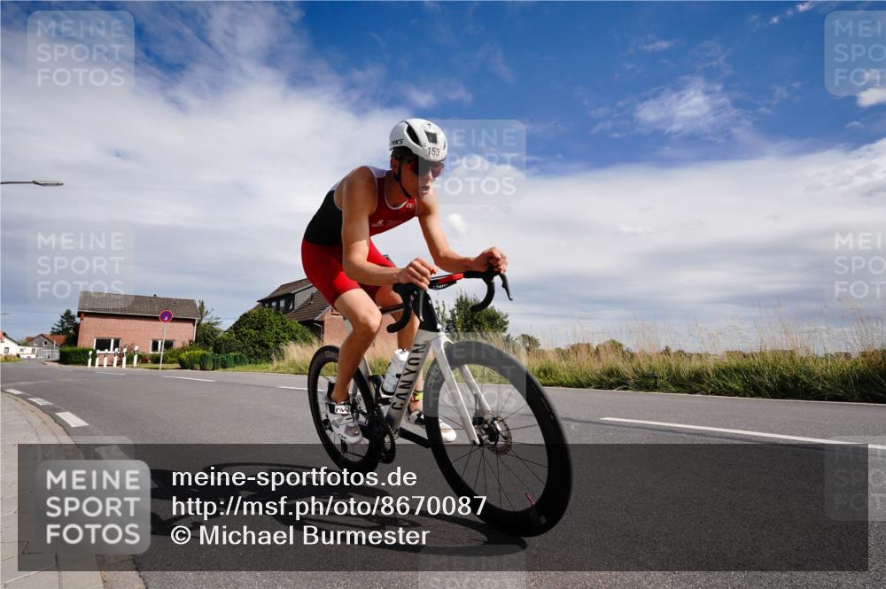 31.08.2025 - Elbe Triathlon Hamburg Michael Burmester http://msf.ph/oto/8670087 31.08.2025 15:02:43 Radfahren  meine-sportfotos.de
