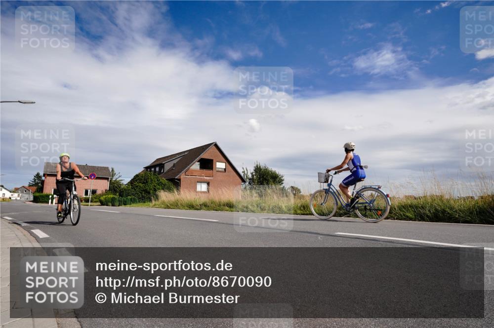 31.08.2025 - Elbe Triathlon Hamburg Michael Burmester http://msf.ph/oto/8670090 31.08.2025 15:02:46 Radfahren  meine-sportfotos.de