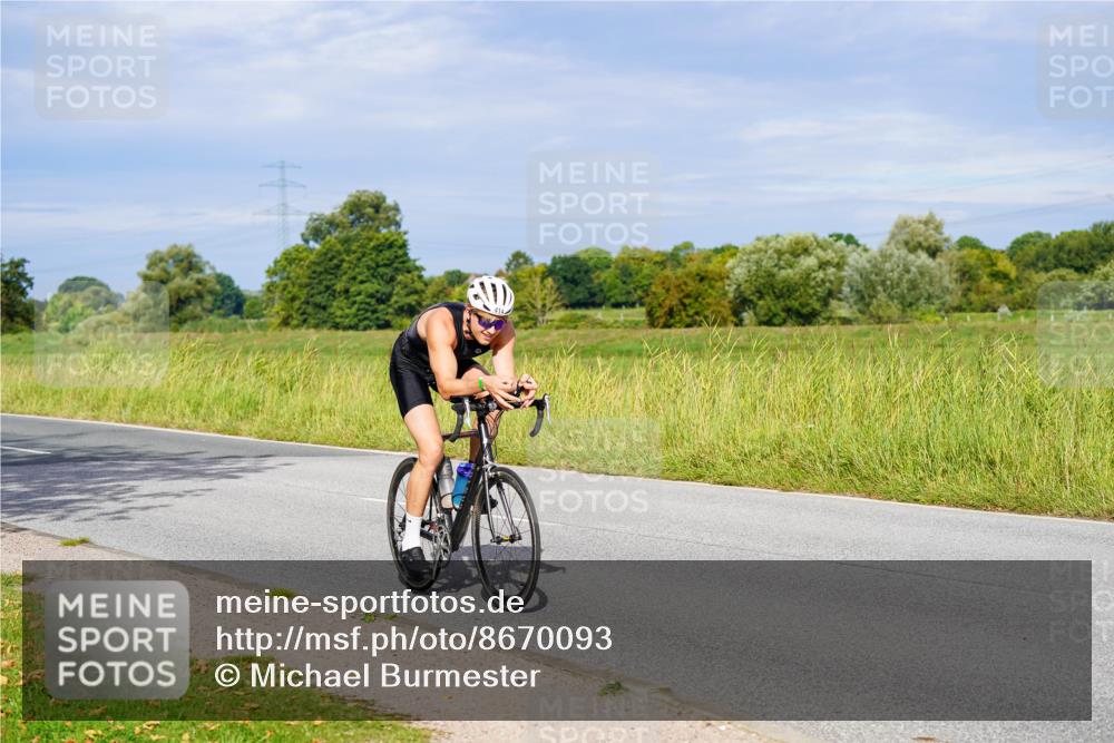 31.08.2025 - Elbe Triathlon Hamburg Michael Burmester http://msf.ph/oto/8670093 31.08.2025 09:57:56 Radfahren 414, 486, 646, 679, 916 meine-sportfotos.de