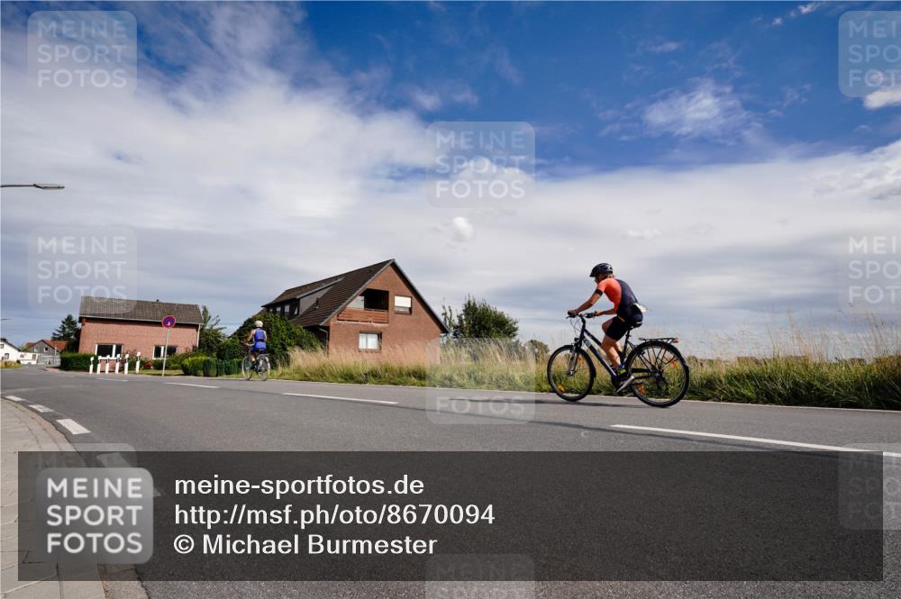 31.08.2025 - Elbe Triathlon Hamburg Michael Burmester http://msf.ph/oto/8670094 31.08.2025 15:02:48 Radfahren  meine-sportfotos.de