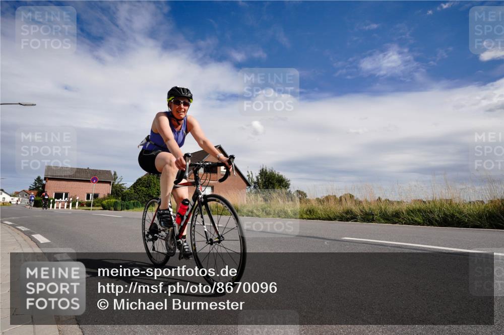 31.08.2025 - Elbe Triathlon Hamburg Michael Burmester http://msf.ph/oto/8670096 31.08.2025 15:02:51 Radfahren  meine-sportfotos.de