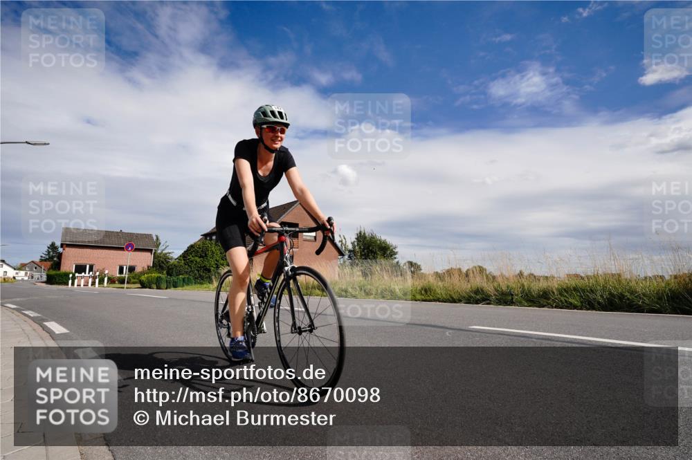 31.08.2025 - Elbe Triathlon Hamburg Michael Burmester http://msf.ph/oto/8670098 31.08.2025 15:03:05 Radfahren  meine-sportfotos.de