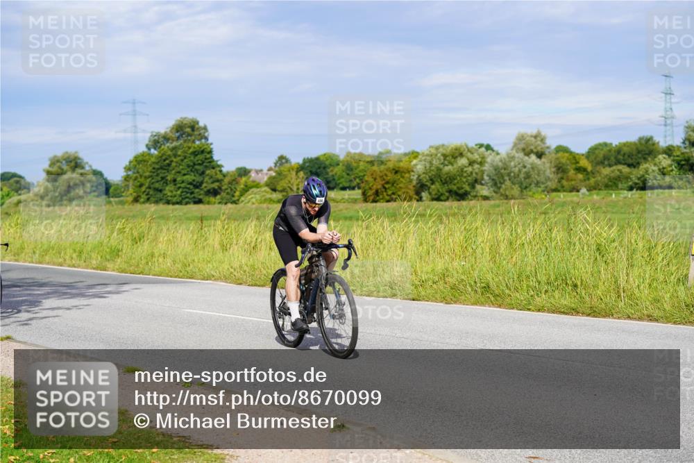 31.08.2025 - Elbe Triathlon Hamburg Michael Burmester http://msf.ph/oto/8670099 31.08.2025 09:57:58 Radfahren 414, 486, 646, 916 meine-sportfotos.de