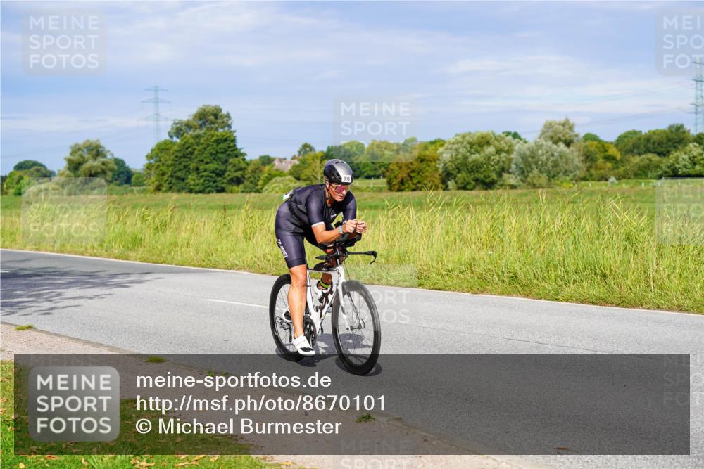 31.08.2025 - Elbe Triathlon Hamburg Michael Burmester http://msf.ph/oto/8670101 31.08.2025 09:57:59 Radfahren 414, 486, 646, 916 meine-sportfotos.de