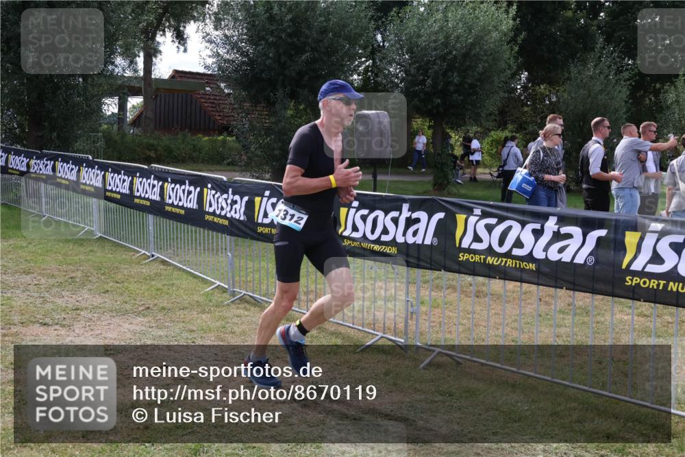 31.08.2025 - Elbe Triathlon Hamburg Luisa Fischer http://msf.ph/oto/8670119 31.08.2025 11:37:40 Laufen  meine-sportfotos.de