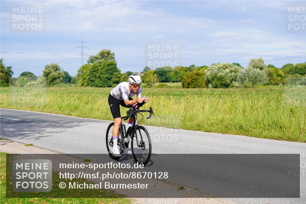31.08.2025 - Elbe Triathlon Hamburg Michael Burmester http://msf.ph/oto/8670128 31.08.2025 09:58:32 Radfahren 567, 579, 615, 643 meine-sportfotos.de