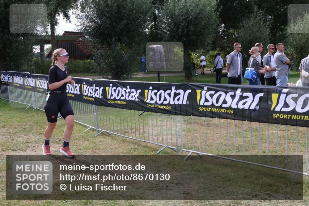 31.08.2025 - Elbe Triathlon Hamburg Luisa Fischer http://msf.ph/oto/8670130 31.08.2025 11:37:44 Laufen  meine-sportfotos.de