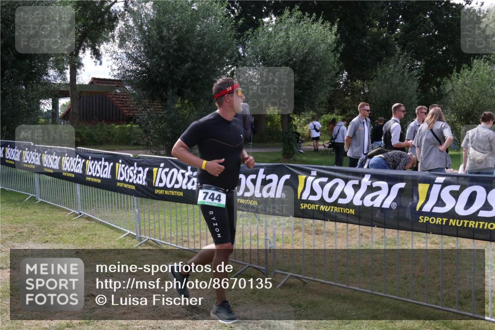 31.08.2025 - Elbe Triathlon Hamburg Luisa Fischer http://msf.ph/oto/8670135 31.08.2025 11:37:53 Laufen 744 meine-sportfotos.de