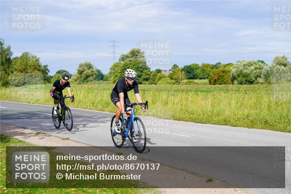 31.08.2025 - Elbe Triathlon Hamburg Michael Burmester http://msf.ph/oto/8670137 31.08.2025 09:58:35 Radfahren 406, 567, 579, 615, 643 meine-sportfotos.de