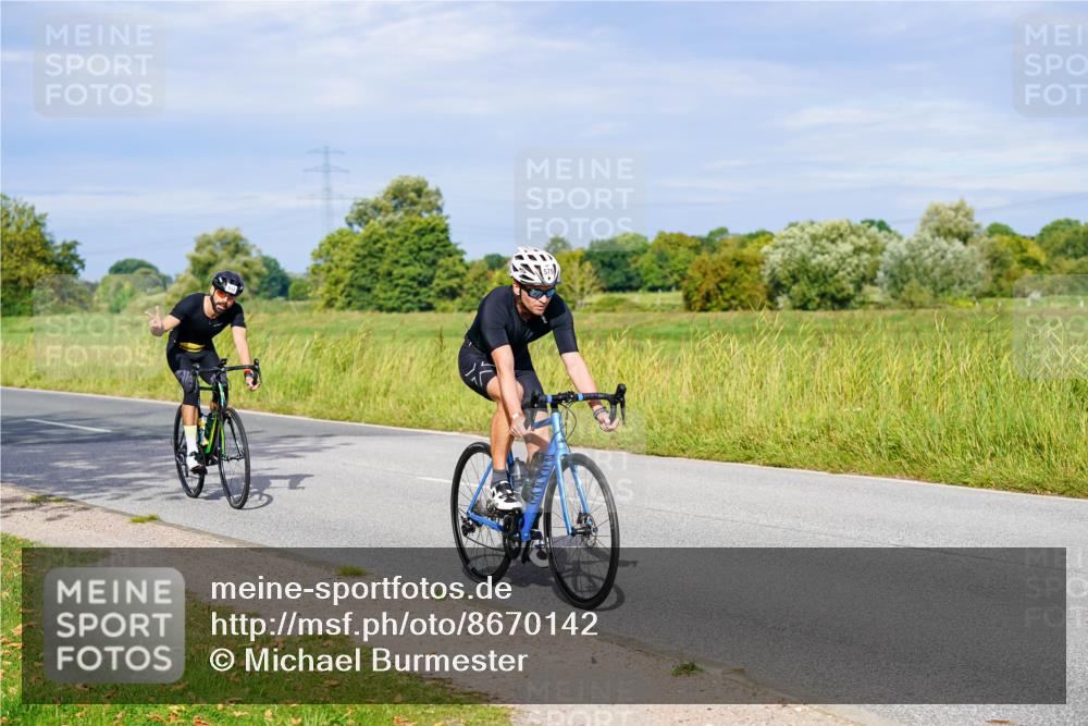 31.08.2025 - Elbe Triathlon Hamburg Michael Burmester http://msf.ph/oto/8670142 31.08.2025 09:58:36 Radfahren 406, 567, 579, 615, 643, 770 meine-sportfotos.de