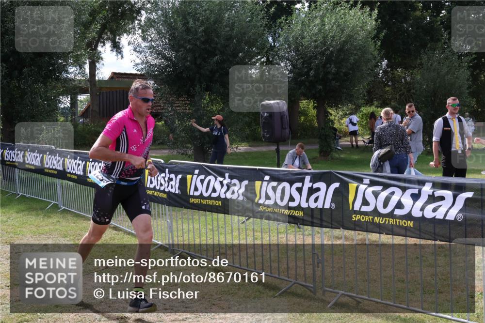 31.08.2025 - Elbe Triathlon Hamburg Luisa Fischer http://msf.ph/oto/8670161 31.08.2025 11:38:25 Laufen  meine-sportfotos.de