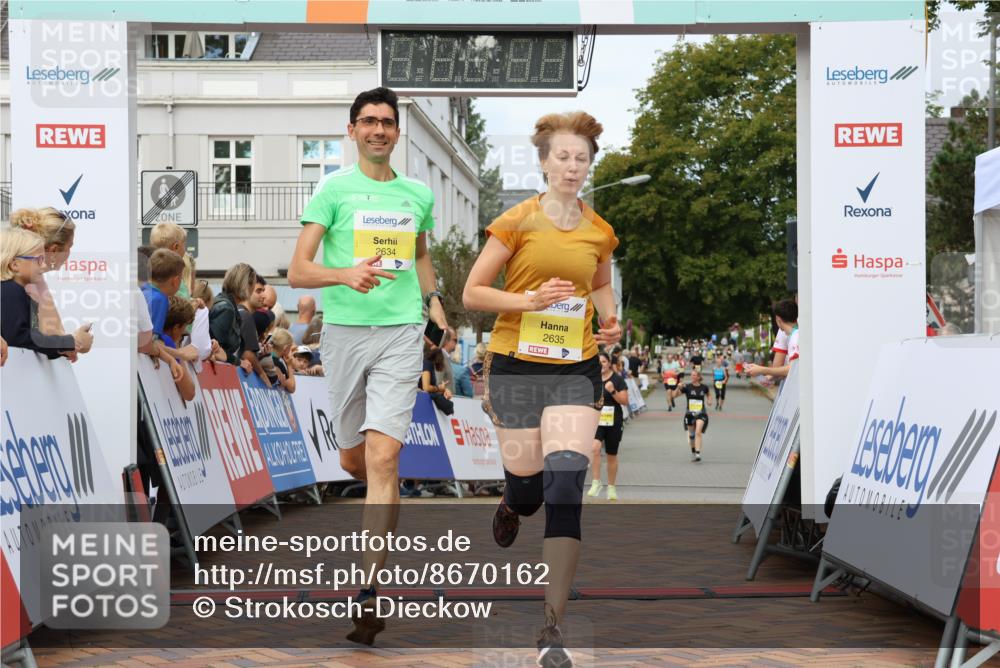 31.08.2025 - 21. Blankeneser Heldenlauf Strokosch-Dieckow http://msf.ph/oto/8670162 31.08.2025 10:33:43 Ziel 2652, 2409, 2635, 2634, 2530, 2542 meine-sportfotos.de