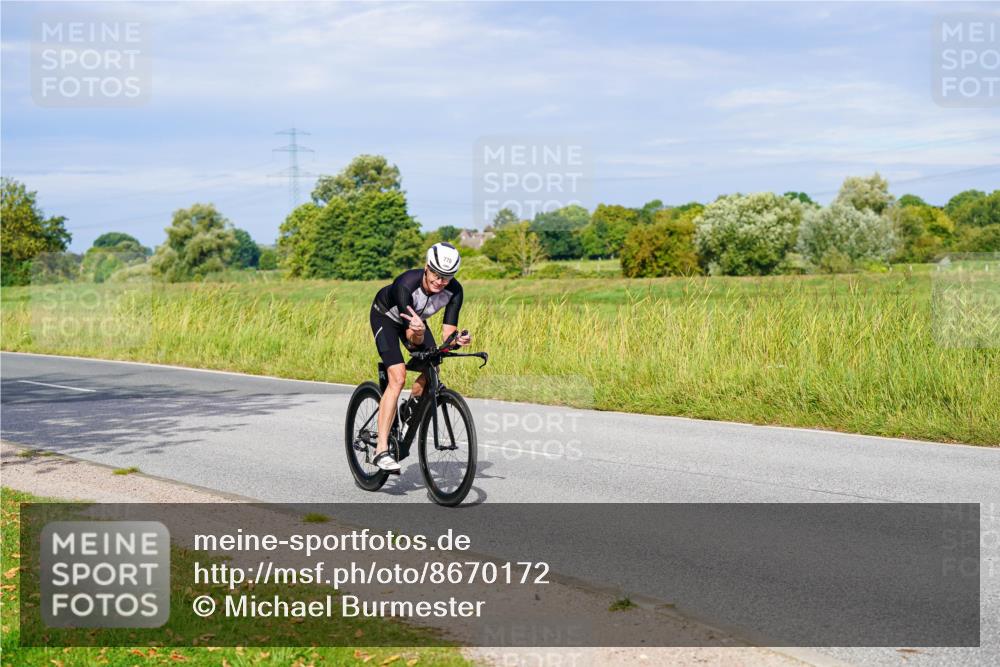 31.08.2025 - Elbe Triathlon Hamburg Michael Burmester http://msf.ph/oto/8670172 31.08.2025 09:58:42 Radfahren 388, 406, 720, 770, 888 meine-sportfotos.de
