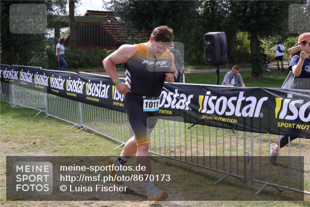 31.08.2025 - Elbe Triathlon Hamburg Luisa Fischer http://msf.ph/oto/8670173 31.08.2025 11:38:32 Laufen 1011 meine-sportfotos.de