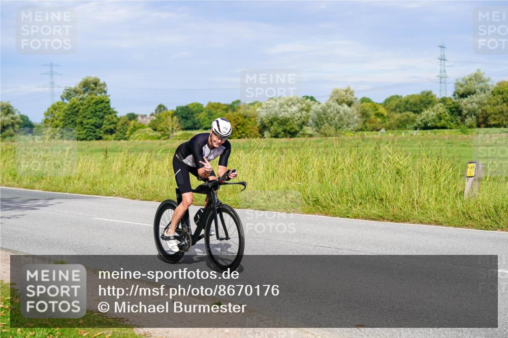 31.08.2025 - Elbe Triathlon Hamburg Michael Burmester http://msf.ph/oto/8670176 31.08.2025 09:58:43 Radfahren 388, 406, 720, 770, 888 meine-sportfotos.de