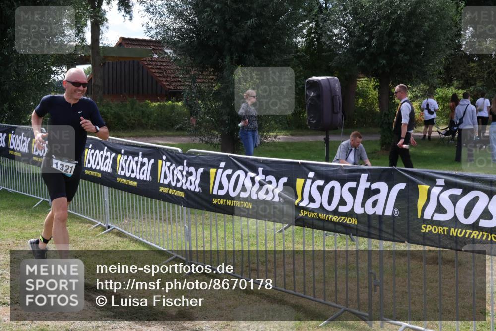 31.08.2025 - Elbe Triathlon Hamburg Luisa Fischer http://msf.ph/oto/8670178 31.08.2025 11:38:44 Laufen 1321 meine-sportfotos.de