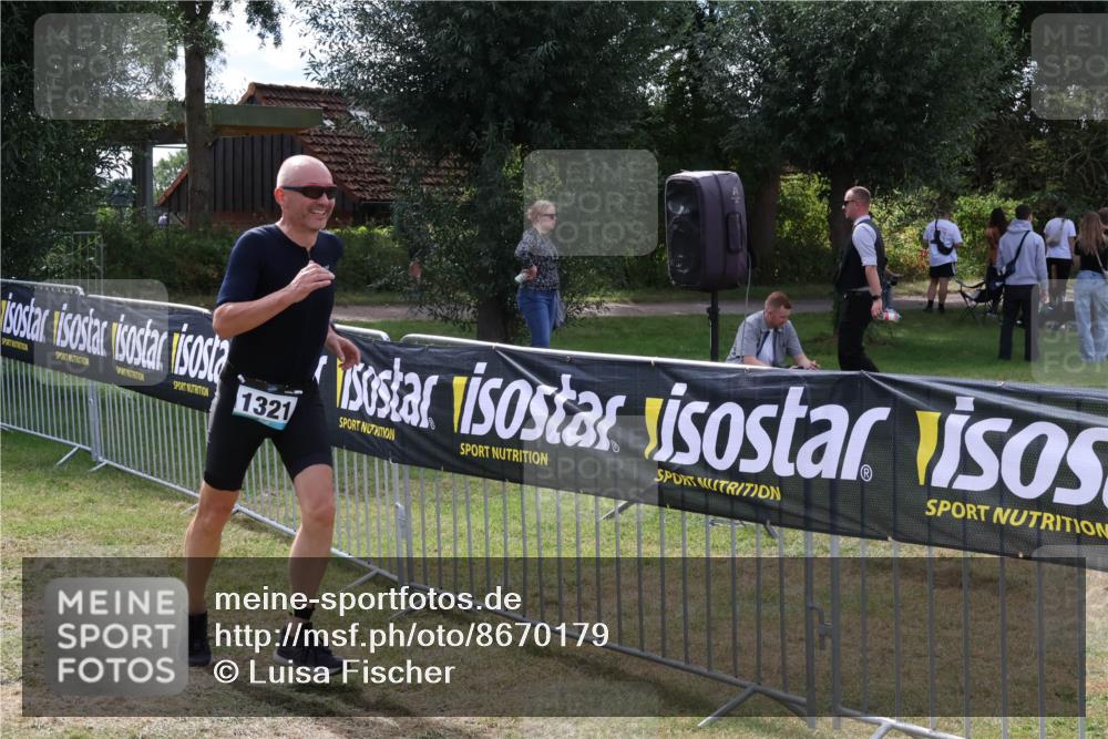 31.08.2025 - Elbe Triathlon Hamburg Luisa Fischer http://msf.ph/oto/8670179 31.08.2025 11:38:45 Laufen 1321 meine-sportfotos.de