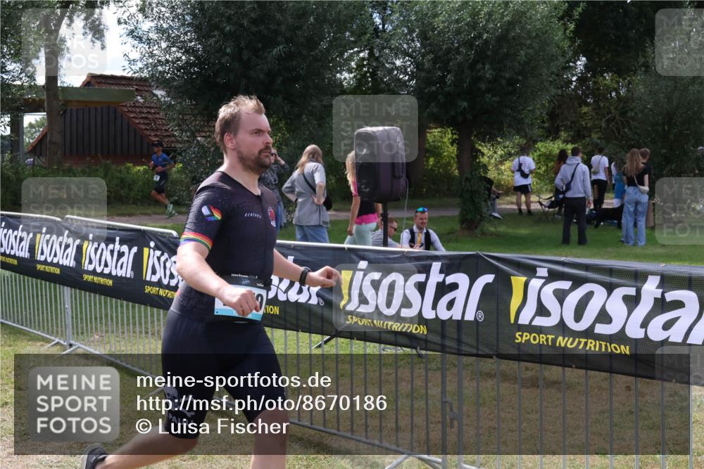 31.08.2025 - Elbe Triathlon Hamburg Luisa Fischer http://msf.ph/oto/8670186 31.08.2025 11:39:03 Laufen  meine-sportfotos.de