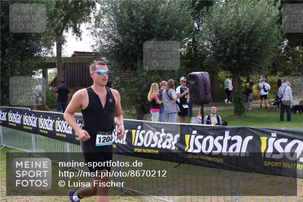 31.08.2025 - Elbe Triathlon Hamburg Luisa Fischer http://msf.ph/oto/8670212 31.08.2025 11:39:41 Laufen 1204 meine-sportfotos.de