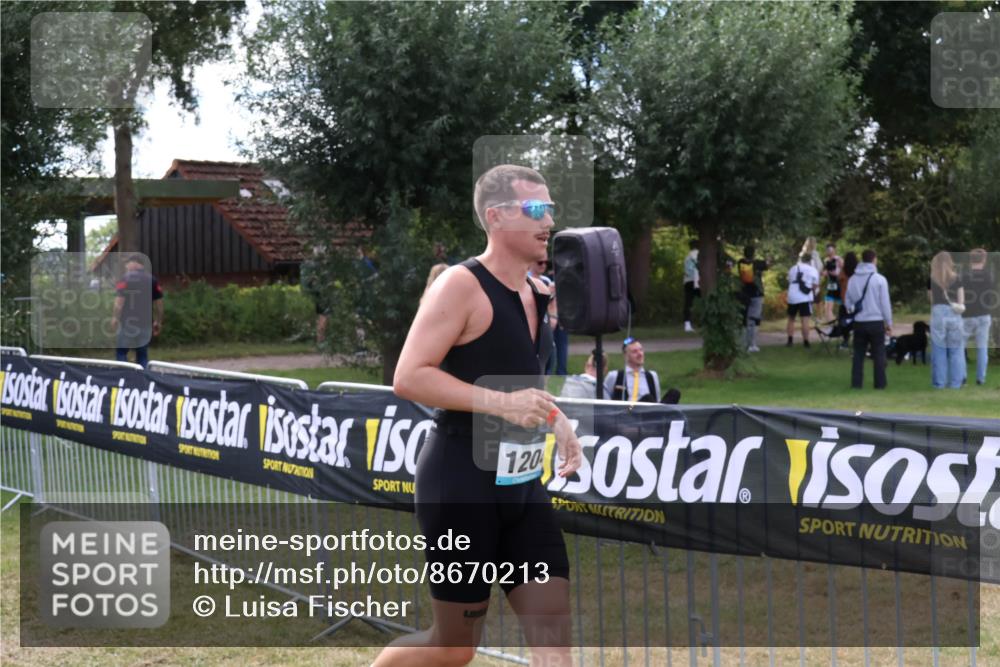31.08.2025 - Elbe Triathlon Hamburg Luisa Fischer http://msf.ph/oto/8670213 31.08.2025 11:39:42 Laufen 120 meine-sportfotos.de