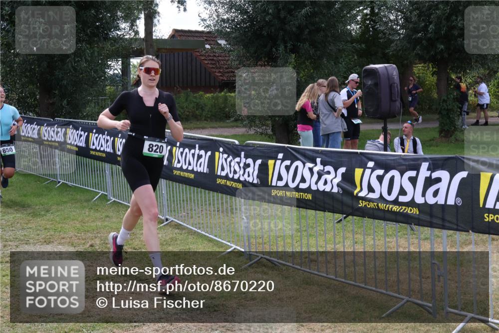 31.08.2025 - Elbe Triathlon Hamburg Luisa Fischer http://msf.ph/oto/8670220 31.08.2025 11:39:45 Laufen 850, 820 meine-sportfotos.de
