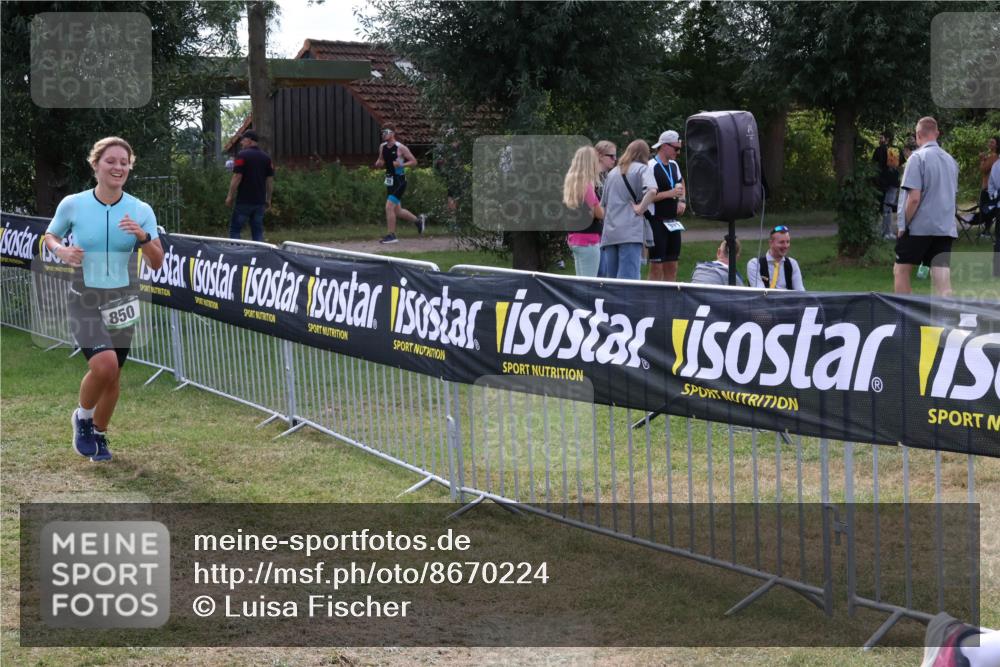 31.08.2025 - Elbe Triathlon Hamburg Luisa Fischer http://msf.ph/oto/8670224 31.08.2025 11:39:46 Laufen 850 meine-sportfotos.de