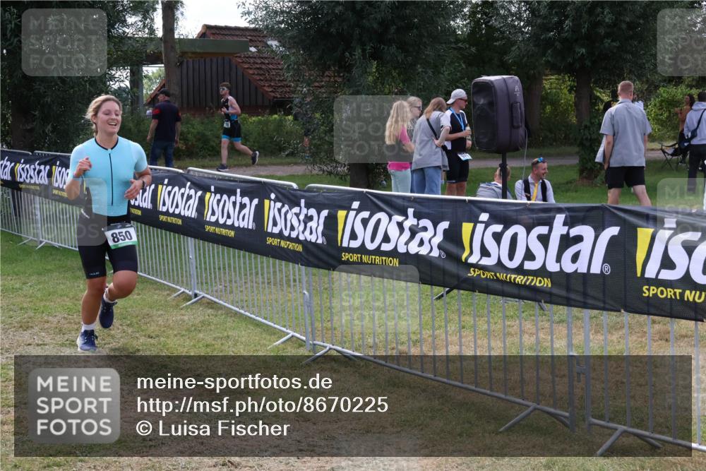 31.08.2025 - Elbe Triathlon Hamburg Luisa Fischer http://msf.ph/oto/8670225 31.08.2025 11:39:47 Laufen 850 meine-sportfotos.de