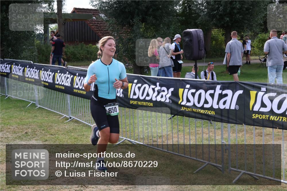 31.08.2025 - Elbe Triathlon Hamburg Luisa Fischer http://msf.ph/oto/8670229 31.08.2025 11:39:47 Laufen 850 meine-sportfotos.de