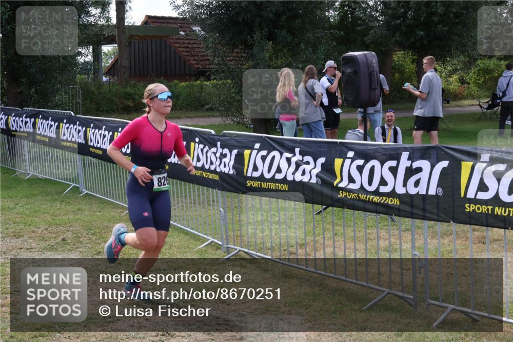 31.08.2025 - Elbe Triathlon Hamburg Luisa Fischer http://msf.ph/oto/8670251 31.08.2025 11:39:59 Laufen 826 meine-sportfotos.de