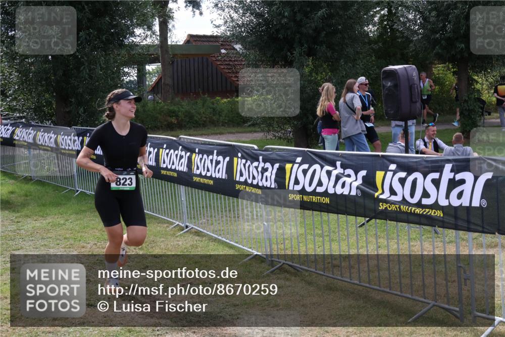 31.08.2025 - Elbe Triathlon Hamburg Luisa Fischer http://msf.ph/oto/8670259 31.08.2025 11:40:16 Laufen 823 meine-sportfotos.de