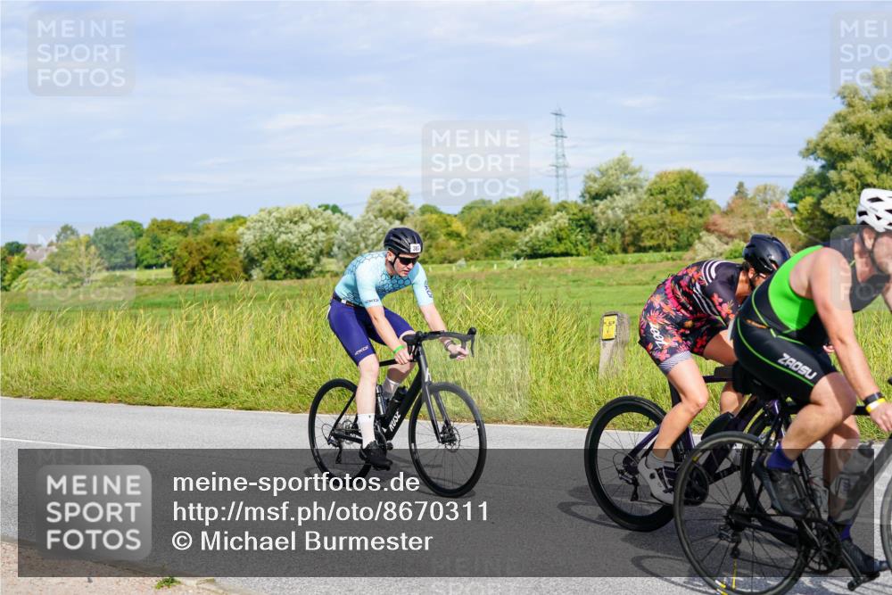 31.08.2025 - Elbe Triathlon Hamburg Michael Burmester http://msf.ph/oto/8670311 31.08.2025 09:59:18 Radfahren 387, 605, 624, 712, 732, 800, 835, 845 meine-sportfotos.de
