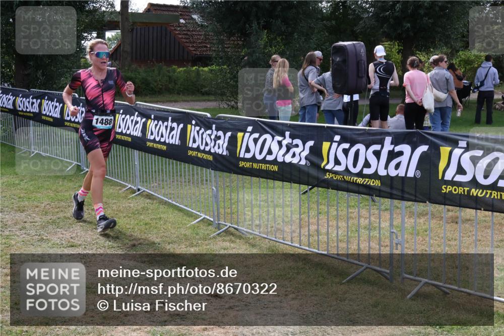 31.08.2025 - Elbe Triathlon Hamburg Luisa Fischer http://msf.ph/oto/8670322 31.08.2025 11:41:14 Laufen 1488 meine-sportfotos.de