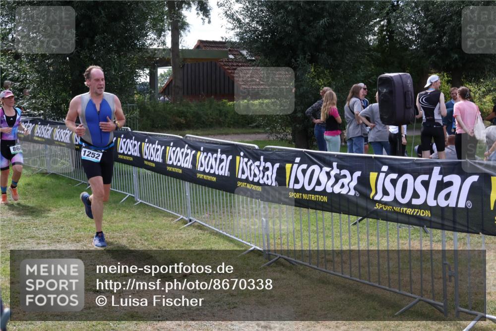 31.08.2025 - Elbe Triathlon Hamburg Luisa Fischer http://msf.ph/oto/8670338 31.08.2025 11:41:26 Laufen 868, 1252 meine-sportfotos.de