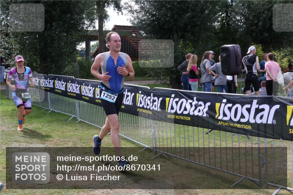 31.08.2025 - Elbe Triathlon Hamburg Luisa Fischer http://msf.ph/oto/8670341 31.08.2025 11:41:26 Laufen 868, 1252 meine-sportfotos.de