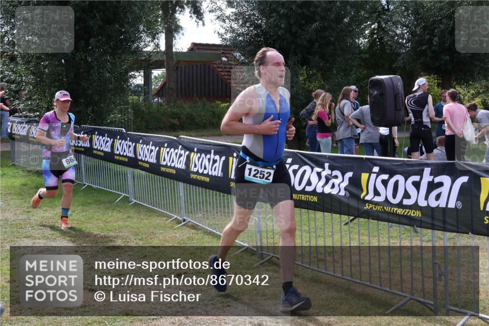 31.08.2025 - Elbe Triathlon Hamburg Luisa Fischer http://msf.ph/oto/8670342 31.08.2025 11:41:27 Laufen 868, 1252 meine-sportfotos.de