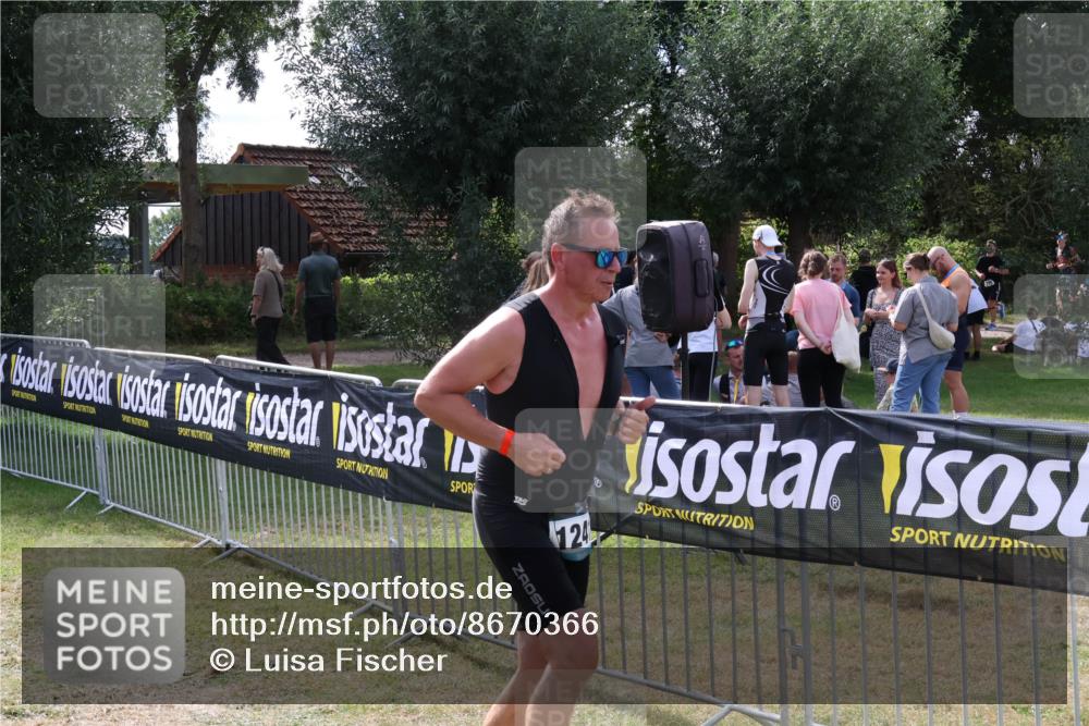 31.08.2025 - Elbe Triathlon Hamburg Luisa Fischer http://msf.ph/oto/8670366 31.08.2025 11:41:55 Laufen 124 meine-sportfotos.de