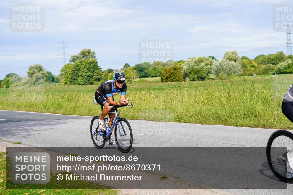 31.08.2025 - Elbe Triathlon Hamburg Michael Burmester http://msf.ph/oto/8670371 31.08.2025 09:59:29 Radfahren 694, 773, 864, 881, 923, 928 meine-sportfotos.de