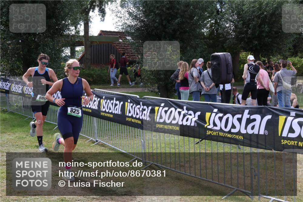 31.08.2025 - Elbe Triathlon Hamburg Luisa Fischer http://msf.ph/oto/8670381 31.08.2025 11:42:26 Laufen 880, 825 meine-sportfotos.de