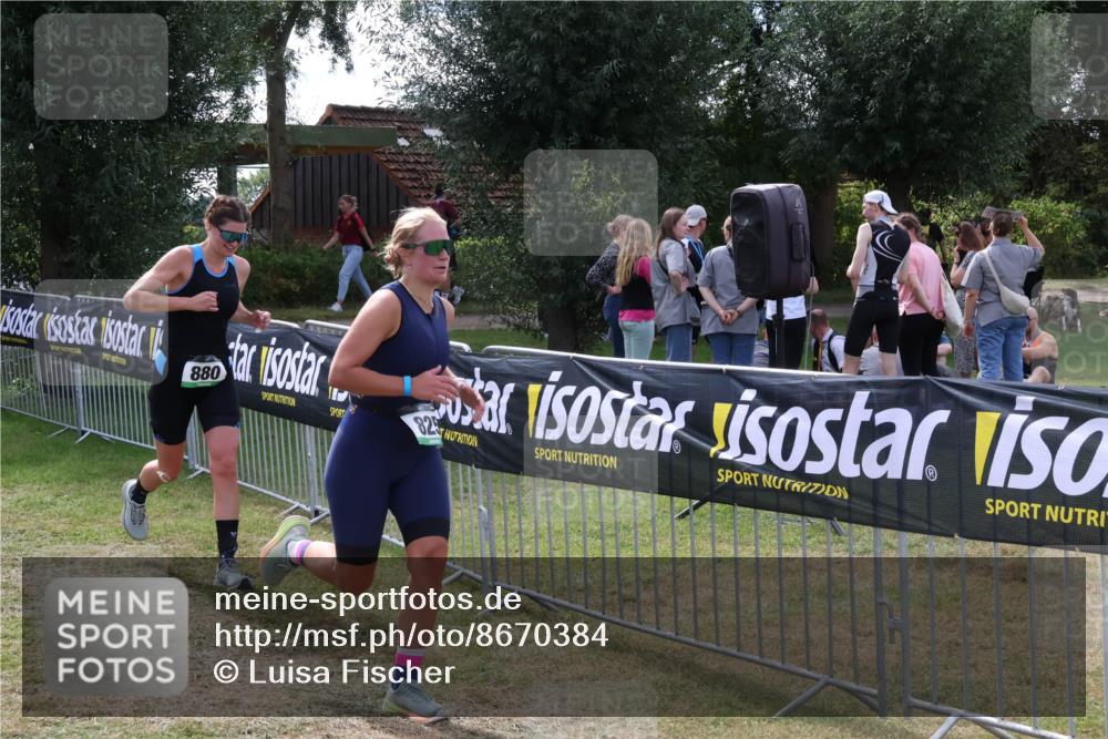 31.08.2025 - Elbe Triathlon Hamburg Luisa Fischer http://msf.ph/oto/8670384 31.08.2025 11:42:27 Laufen 880, 825 meine-sportfotos.de