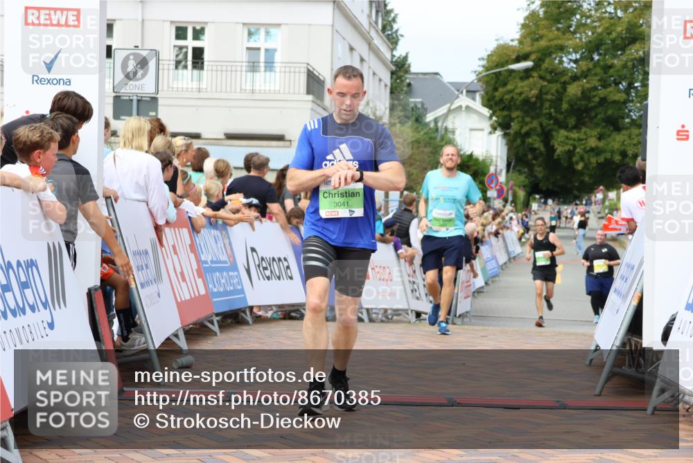 31.08.2025 - 21. Blankeneser Heldenlauf Strokosch-Dieckow http://msf.ph/oto/8670385 31.08.2025 10:54:23 Ziel 3488, 3538, 3041, 3632 meine-sportfotos.de