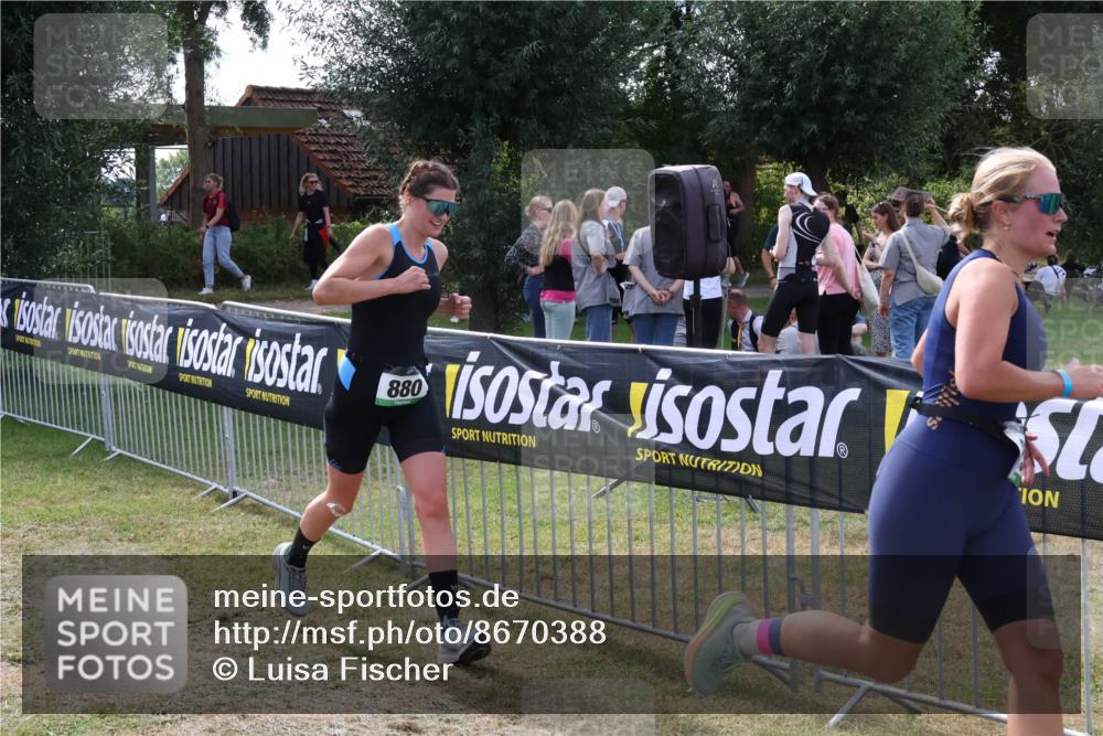 31.08.2025 - Elbe Triathlon Hamburg Luisa Fischer http://msf.ph/oto/8670388 31.08.2025 11:42:27 Laufen 880 meine-sportfotos.de