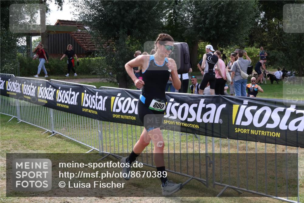 31.08.2025 - Elbe Triathlon Hamburg Luisa Fischer http://msf.ph/oto/8670389 31.08.2025 11:42:28 Laufen 880 meine-sportfotos.de